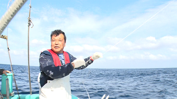 魚が食べたい！＃２６９　東京都三宅島阿古漁港<br>（キハダマグロ、カンパチ）