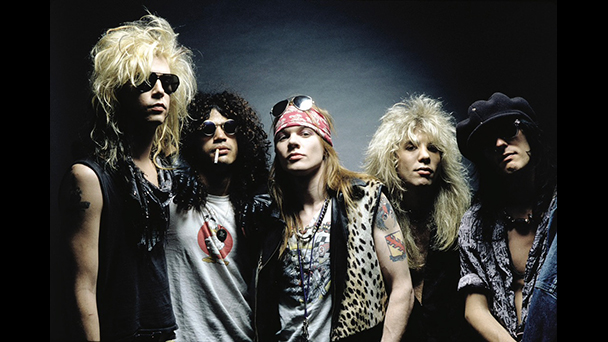 ガンズ・アンド・ローゼズ、ターンスタイル、ザ・キュアー