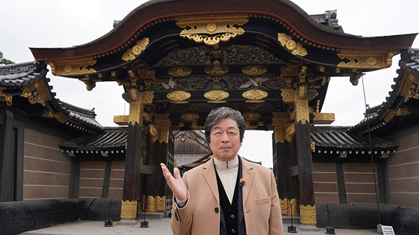 世界遺産の国宝建築 非公開の内部へ